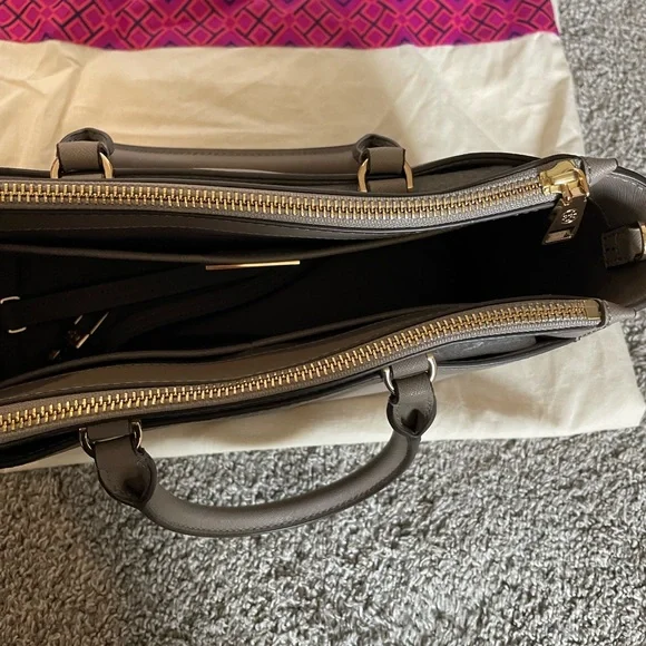 Tory Burch Robinson Small double zip tote - Picture 5 of 13